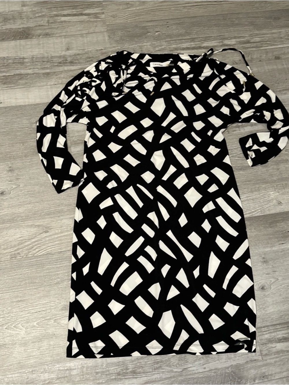 Calvin Klein Lace Up Shoulder Dress in size 4